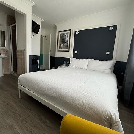 Orient B&B Holyhead Esterno foto